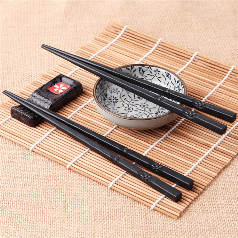 

1Pair Reusable Traditional Chinese Long Chopsticks Non-Slip Hashi Sushi Sticks Chop Sticks For Dinner Kitchen Tableware