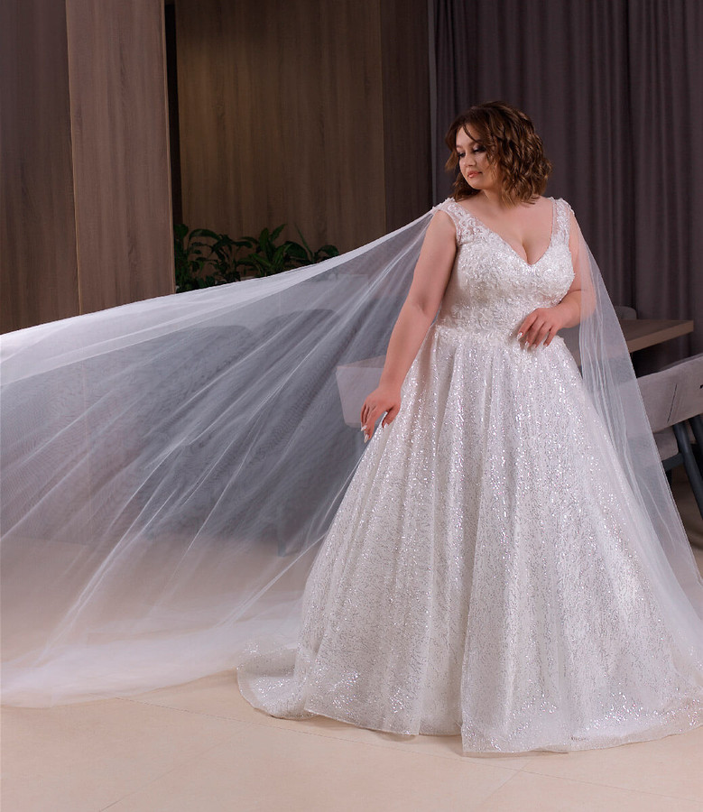 2020 Plus Size Bohemian Wedding Dress With Wrap V Neck Appliqued Sequins Sleeveless Bridal Gowns Backless Ruffle Sweep Train Abiti Da Sposa