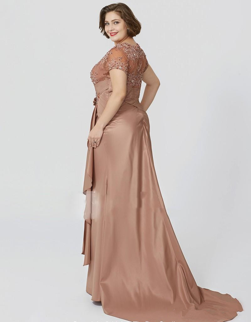 2020 Elegant Mother of the Bride Dresses V Neck Short Sleeves Lace Beads Sequins Evening Gowns Plus Size Wedding Guest Dress