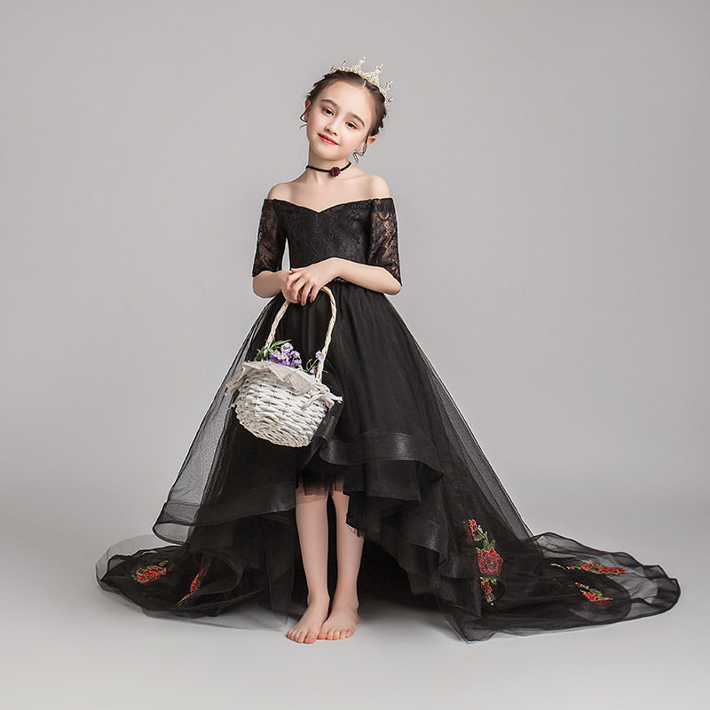 Children's evening dress princess dress girl black model catwalk drag tail little girl host piano performance skirt
Children's evening dress princess dress girl black model catwalk drag tail little girl host piano performance skirt