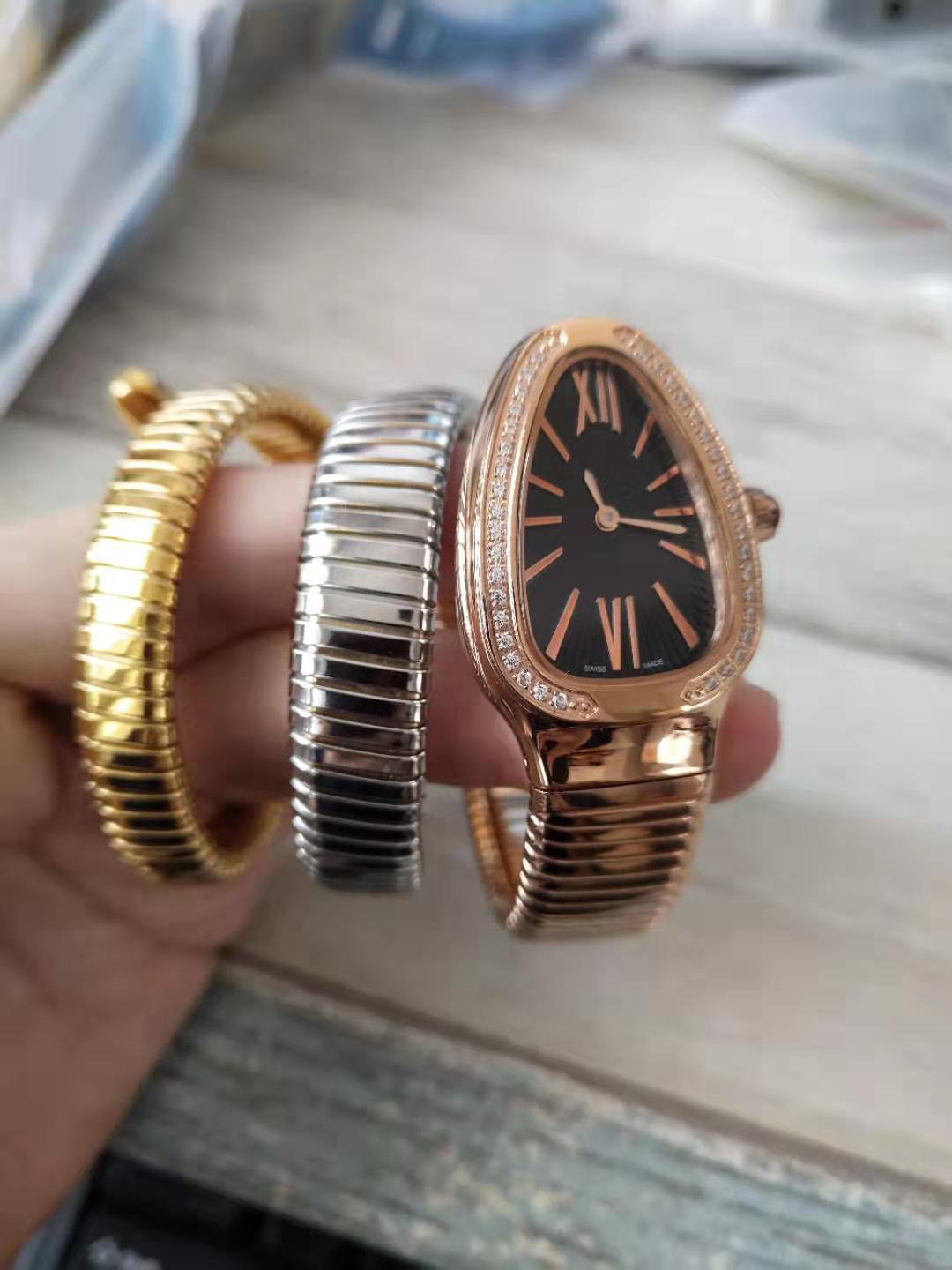 New fashion Top sale new Style watch Dress watch ladies watches LADY quartz Movement with diamonds bezel bg03, Silver;rose gold and gold
New fashion Top sale new Style watch Dress watch ladies watches LADY quartz Movement with diamonds bezel bg03, Silver;rose gold and gold