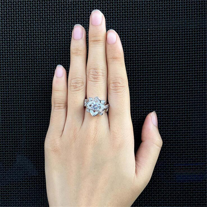 2020 New Arrival Sparkling Vintage Fashion Jewelry 925 Sterling Silver Round Cut White Topaz CZ Diamond Gemstones Women Wedding Flower Ring