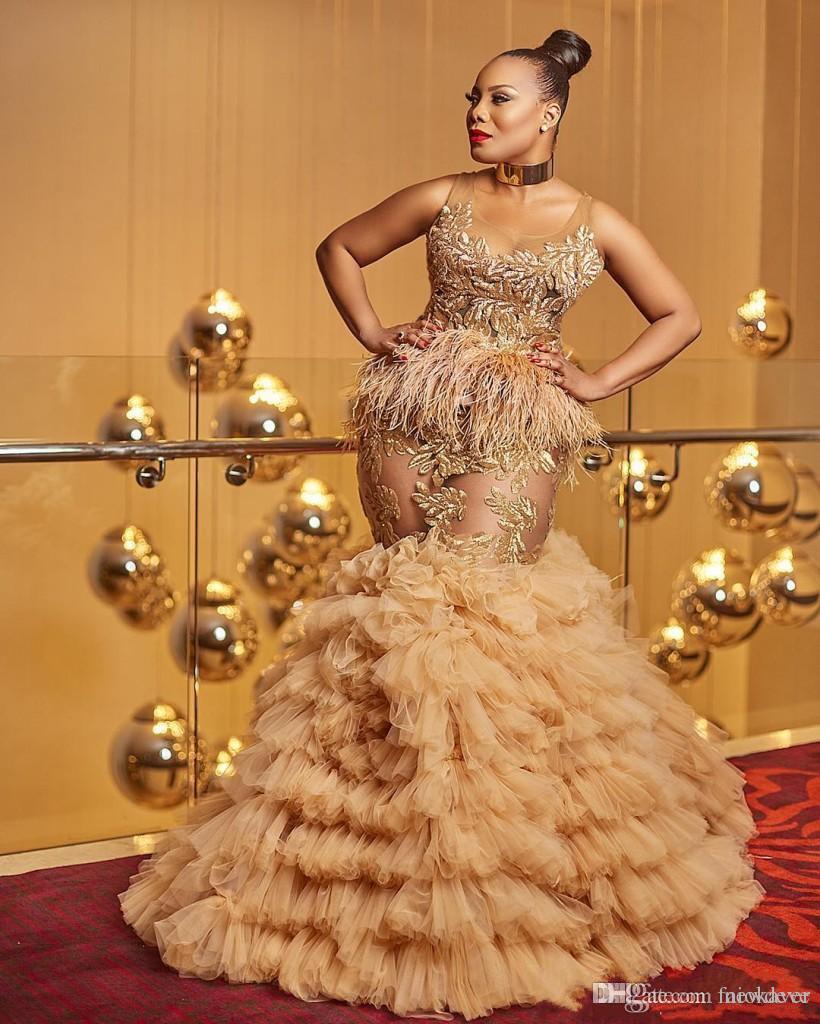 Plus Size Gold Mermaid Prom Dresses 2019 Scoop Neck Feather Tiered Skirts Ruched Lace Evening Gowns Formal Wear Party Special Occasion Dress