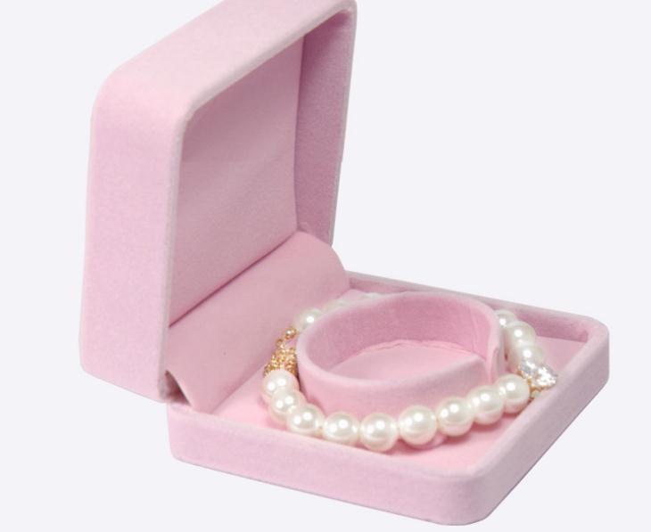 Velvet Bangle Bracelet Box Anklet Holder Jewelry Display Boxes Collar Jewellery Packaging Gift Storage Wholesale 100pcs SN2972
Velvet Bangle Bracelet Box Anklet Holder Jewelry Display Boxes Collar Jewellery Packaging Gift Storage Wholesale 100pcs SN2972