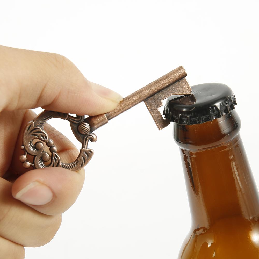 25pcs/lot Metal Key Beer Bottle Opener Wine Keychain Wedding Party Favors Vintage Kitchen Accessories Antique Gifts For Guests