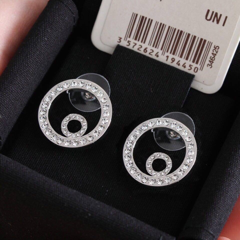 Fashion brand Have stamps Circle designer earrings for lady women Party wedding lovers gift engagement luxury jewelry for Bride With BOX, Golden;silver 
Fashion brand Have stamps Circle designer earrings for lady women Party wedding lovers gift engagement luxury jewelry for Bride With BOX, Golden;silver