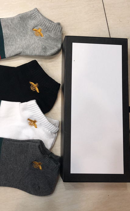 Fashion top quality socks brand embroidered bee wolf tiger head elasticized cutton men socks 4 pairs with box
Fashion top quality socks brand embroidered bee wolf tiger head elasticized cutton men socks 4 pairs with box