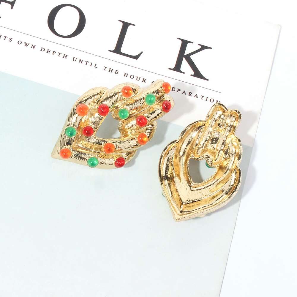 Wholesale-diamonds heart charm earrings for women golden alloy resin ear studs girl western hot sale luxury jewelry free shipping
Wholesale-diamonds heart charm earrings for women golden alloy resin ear studs girl western hot sale luxury jewelry free shipping