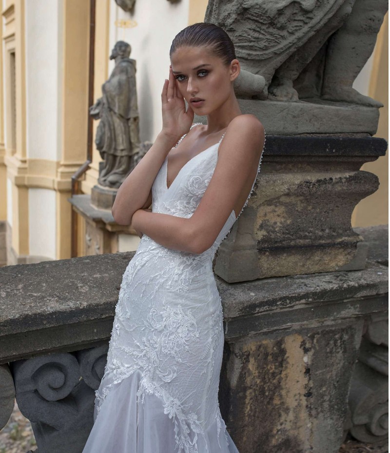Mermaid Lace Amazing Backless Wedding Dresses Spagetti Straps Beaded Bridal Gowns Trumpet Sweep Train Appliqued Plus Size Robe De Marie