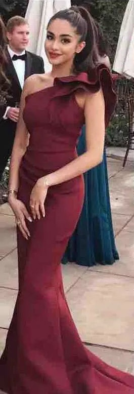 Elegant Mermaid Prom Dresses One Shoulder Ruffles Burgundy Long Bridesmaid Dresses Satin Sexy Back Zipper Floor Length Evening Dress Cheap