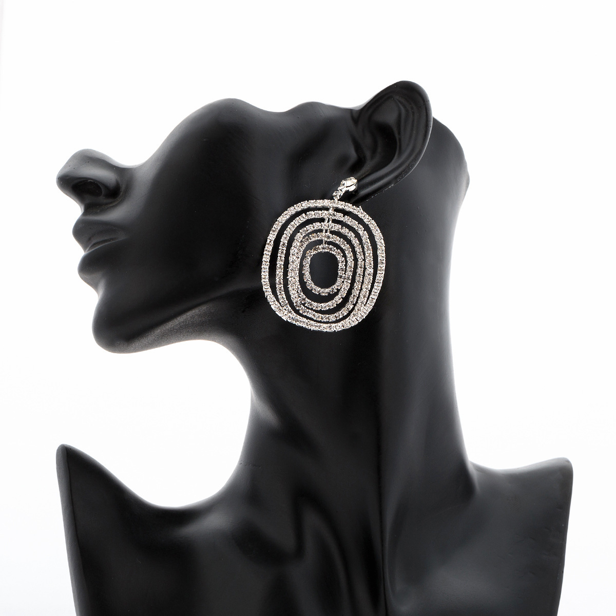 Exquisite Originality Circle Ring Earrings Women's Claw Chain Rhinestone Eardrop Ornaments Accessories
Exquisite Originality Circle Ring Earrings Women's Claw Chain Rhinestone Eardrop Ornaments Accessories