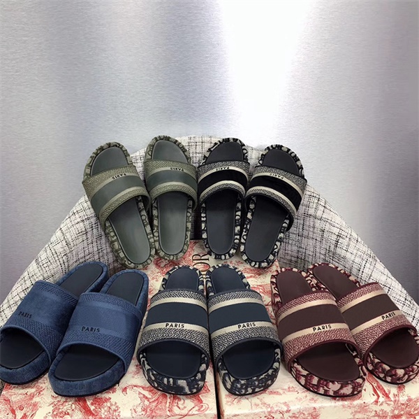 2020 Newest Designer Dway Slides Embroidered Cotton Women Platform Sandal Fashion Dress Shoes Summer Party Beach Slipper with Box, Black
2020 Newest Designer Dway Slides Embroidered Cotton Women Platform Sandal Fashion Dress Shoes Summer Party Beach Slipper with Box, Black