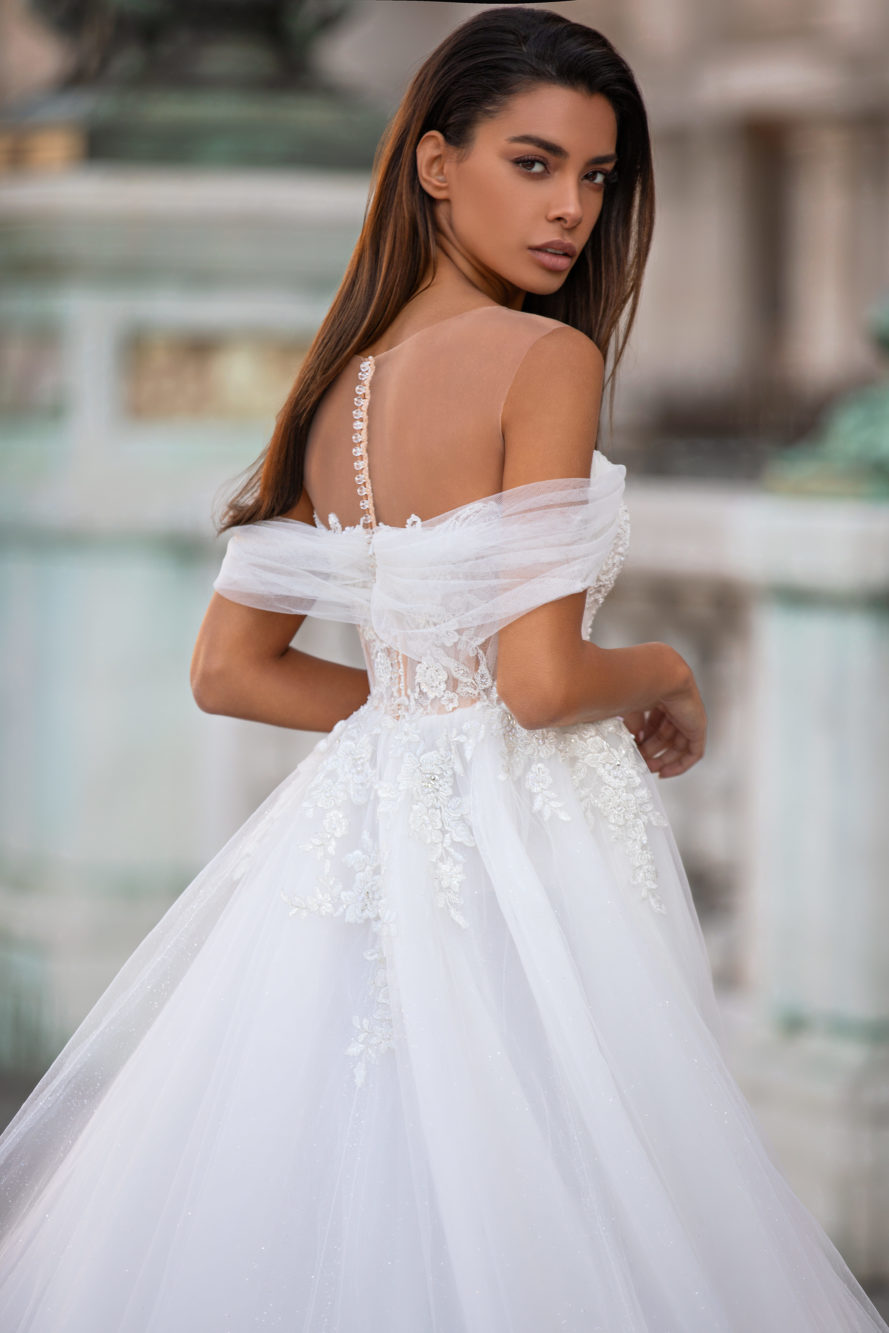 A Graceful Beaded Line Wedding Dresses Lace Appliqued Off The Shoulder Bridal Gowns Tulle Court Train Robe De Marie ppliqued