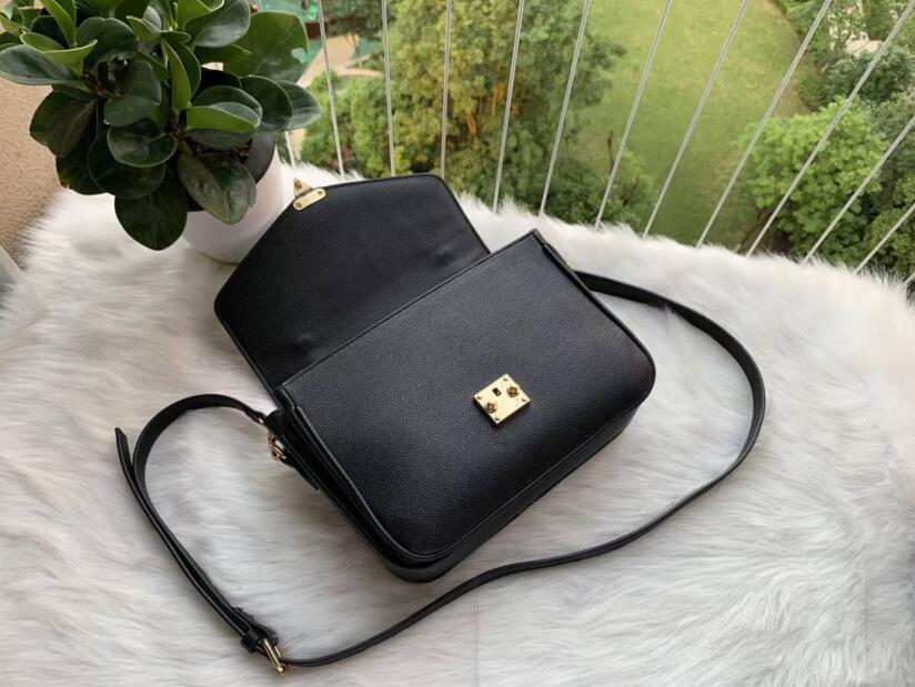 Embossing flower Luxurys Designers bags pochette Crossbodys Women Handbag Messenger Bags Leather Shoulder Bag Crossbody M40780 juq, Black
Embossing flower Luxurys Designers bags pochette Crossbodys Women Handbag Messenger Bags Leather Shoulder Bag Crossbody M40780 juq, Black