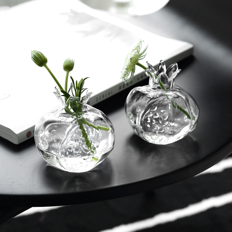 Mini Pomegranate Glass Vase Handmade Vase Transparent Glass Flower Pot Hydroponic Flower Arrangement Crafts Desktop Decoration
Mini Pomegranate Glass Vase Handmade Vase Transparent Glass Flower Pot Hydroponic Flower Arrangement Crafts Desktop Decoration