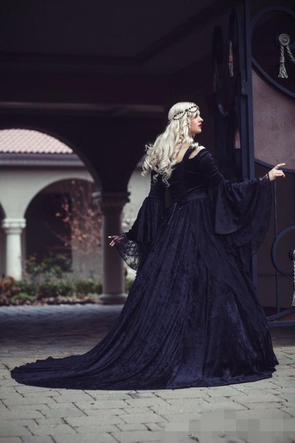 Vintage Gothic Dresses Black Long Julit Sleeves Straps Corset Hallowen Sweep Train Lace Applique Wedding Gowns Vestido De Novia