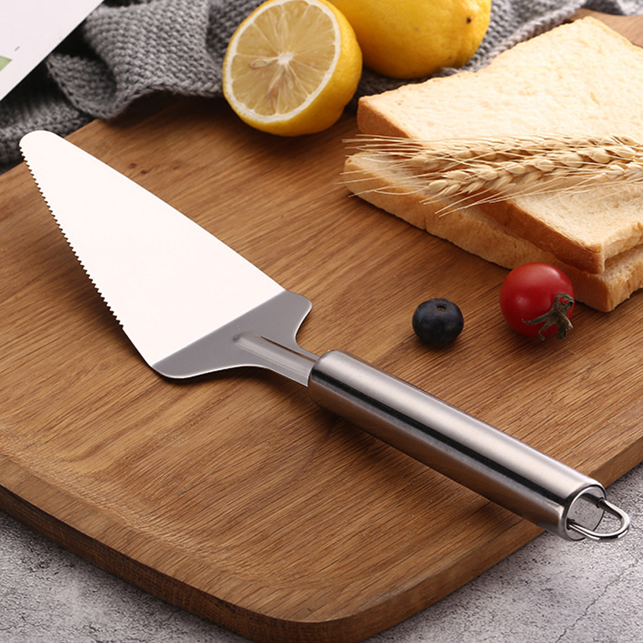 Baking Tools Stainless Steel Cake Pizza Cheese Shovel Knife Kitchen Serrated Edge Cake Server Blade Cutter Dessert Cutlery DH0612 T03
Baking Tools Stainless Steel Cake Pizza Cheese Shovel Knife Kitchen Serrated Edge Cake Server Blade Cutter Dessert Cutlery DH0612 T03