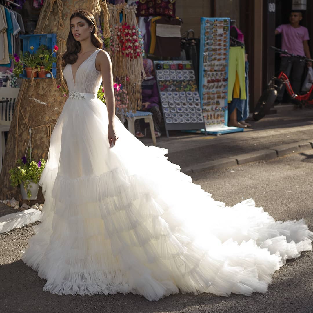 Sheer Ful Deep V Neck Wedding Dresses A E Ruffled Tiered Bridal Gowns Court Train Tulle Pleated Robe De Mari E