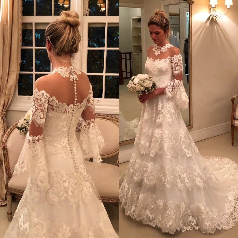 Long Stunning Sleeves Lace Wedding Dresses Sheer Jewel Neck Covered Buttons Bridal Gowns Sweep Train Robe De Mari E