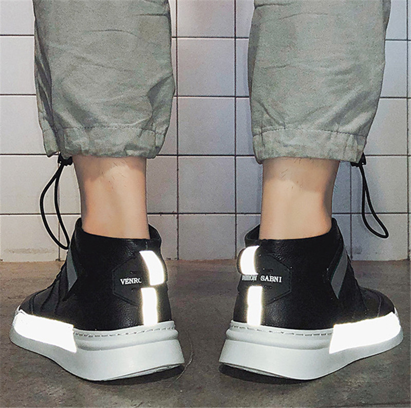 2020 Cheap Wild Mesh Fashion Designer Shoes Triple S Sneaker Dress Lightweight Wild Sneakers Four Color Men Running Outdoor Shoes
2020 Cheap Wild Mesh Fashion Designer Shoes Triple S Sneaker Dress Lightweight Wild Sneakers Four Color Men Running Outdoor Shoes