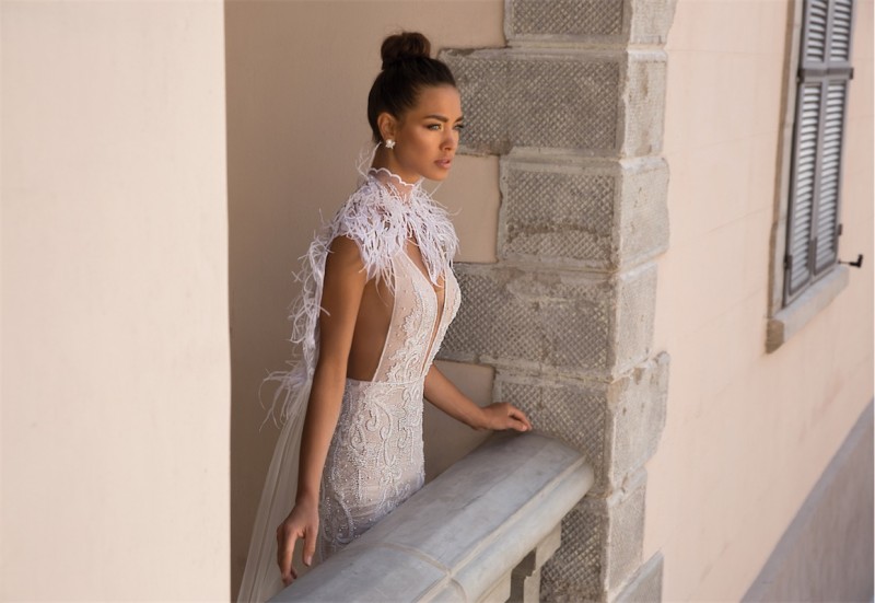 Elihav Sasson 2019 Feather Mermaid Wedding Dresses With Wrap Sexy V Neck Lace Appliqued Beads Sweep Train Bridal Gowns Custom Made