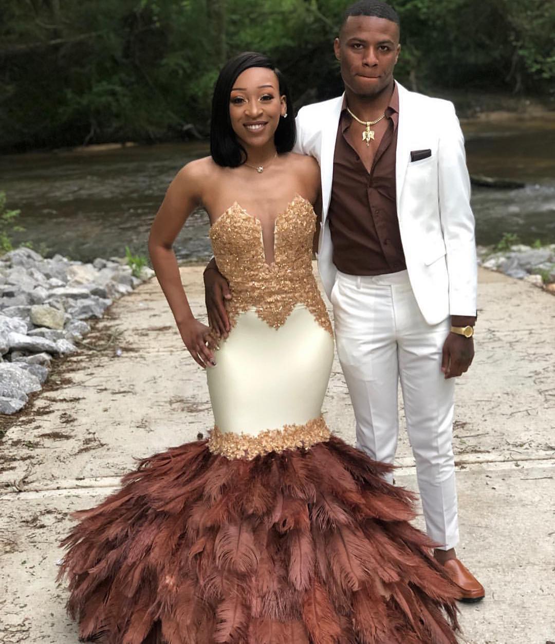 Feather Mermaid Prom Dresses Sheer Plunging Neck Beaded Evening Gowns Plus Size or Length Appliqued Formal Dress