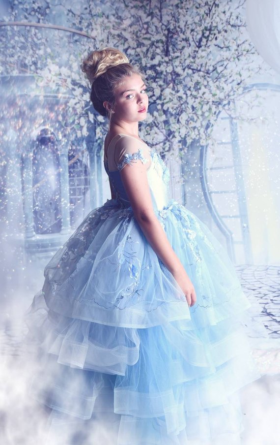 Blue Girls Pageant Dress A Line Jewel Neck Short Sleeve Tiered Skirts Lace Flower Girl Dresses Custom Luxury Appliqued Birthday Party Gowns