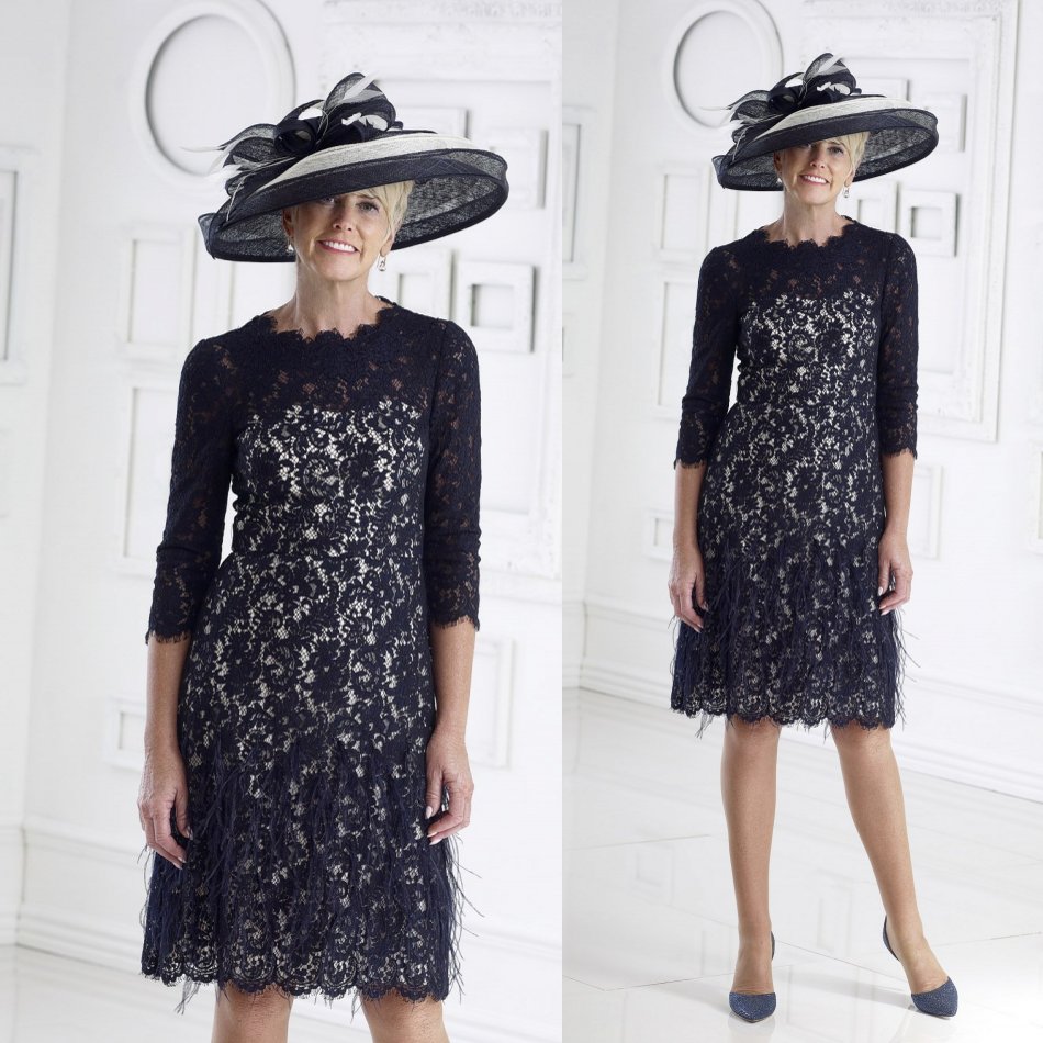 2020 Black Mother Of The Bride Dresses Lace Appliqued Feather Knee Length Jewel Neck Wedding Guest Dress For Groom Mother Evening Gowns
2020 Black Mother Of The Bride Dresses Lace Appliqued Feather Knee Length Jewel Neck Wedding Guest Dress For Groom Mother Evening Gowns