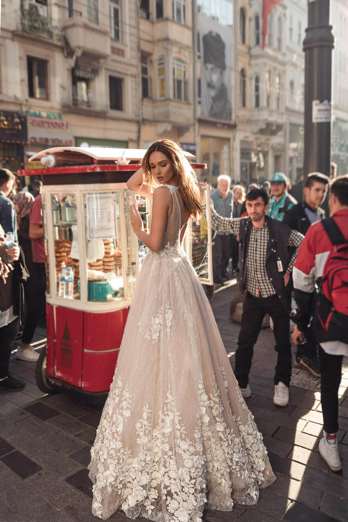 2019 Idan Cohen Beach Wedding Dresses Deep V Neck A Line Floor Length Sequins Bohemian Wedding Dress Custom 3D Appliques Boho Bridal Gowns