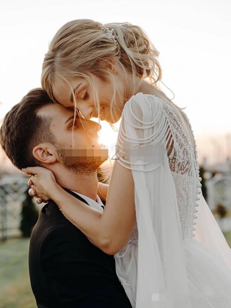 Dresses New Designer with Cape Chiffon Pearls Beaded Lace Covered Buttons Beach Country Wedding Gown Vestido De Novia