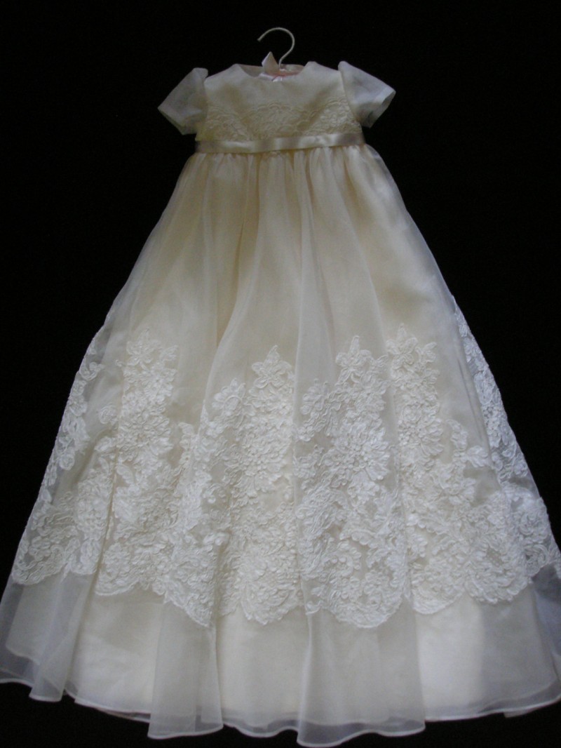 2019 New Ivory Christening Gowns For Baby Girls Jewel Neck Lace Appliqued Baptism Dresses Flower Girls Dress For Weddings With Bonnet