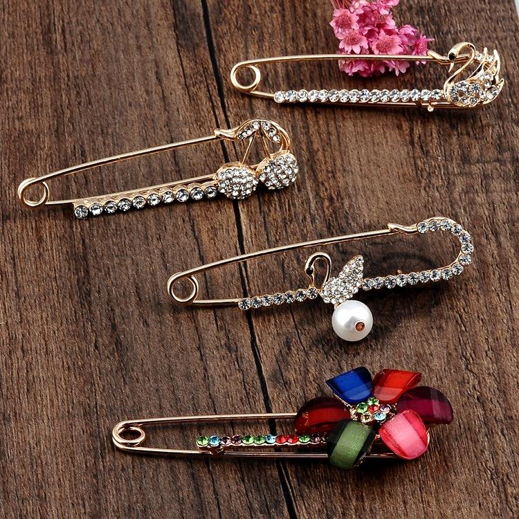 Rhinestone Crystal Brooch Cherry Swan Flower Girls' Corsage Fashion Pearl Brooch Wedding Bridal Bouquet Pins Brooches, White
Rhinestone Crystal Brooch Cherry Swan Flower Girls' Corsage Fashion Pearl Brooch Wedding Bridal Bouquet Pins Brooches, White