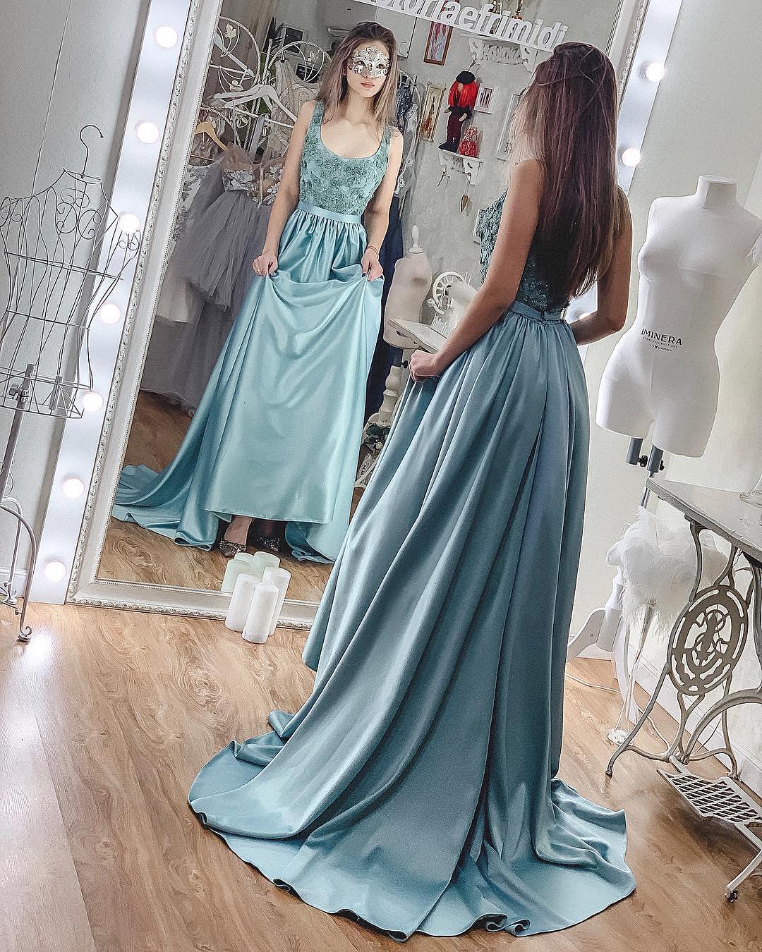 Gorgeous A Line Prom Dresses 2019 Scoop Neck Lace Applique Beaded Satin Evening Gowns Cheap Cocktail Party Dresses