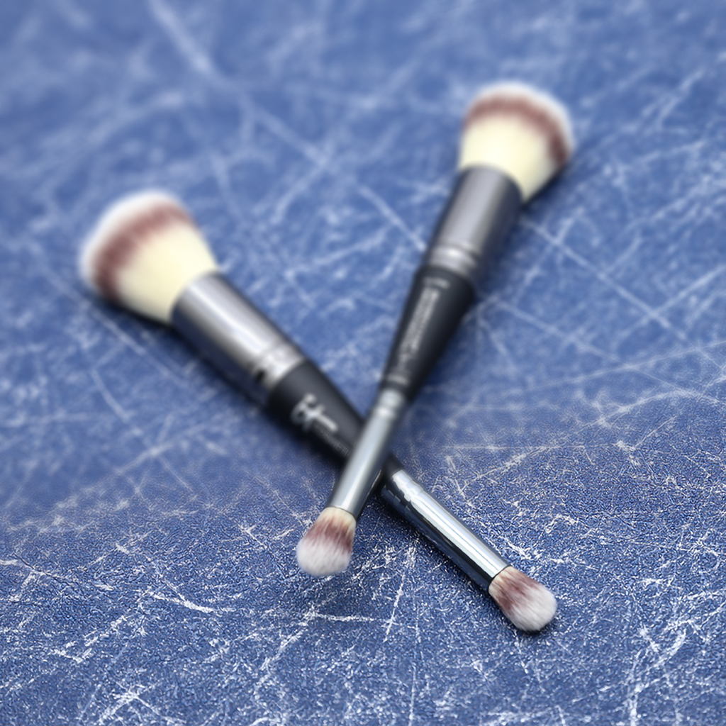 Foundation Concealer Brush IT Makeup Brushes Complexion Perfection All over Conceal 2in1 Brush N7 Dula Ends Brush
Foundation Concealer Brush IT Makeup Brushes Complexion Perfection All over Conceal 2in1 Brush N7 Dula Ends Brush