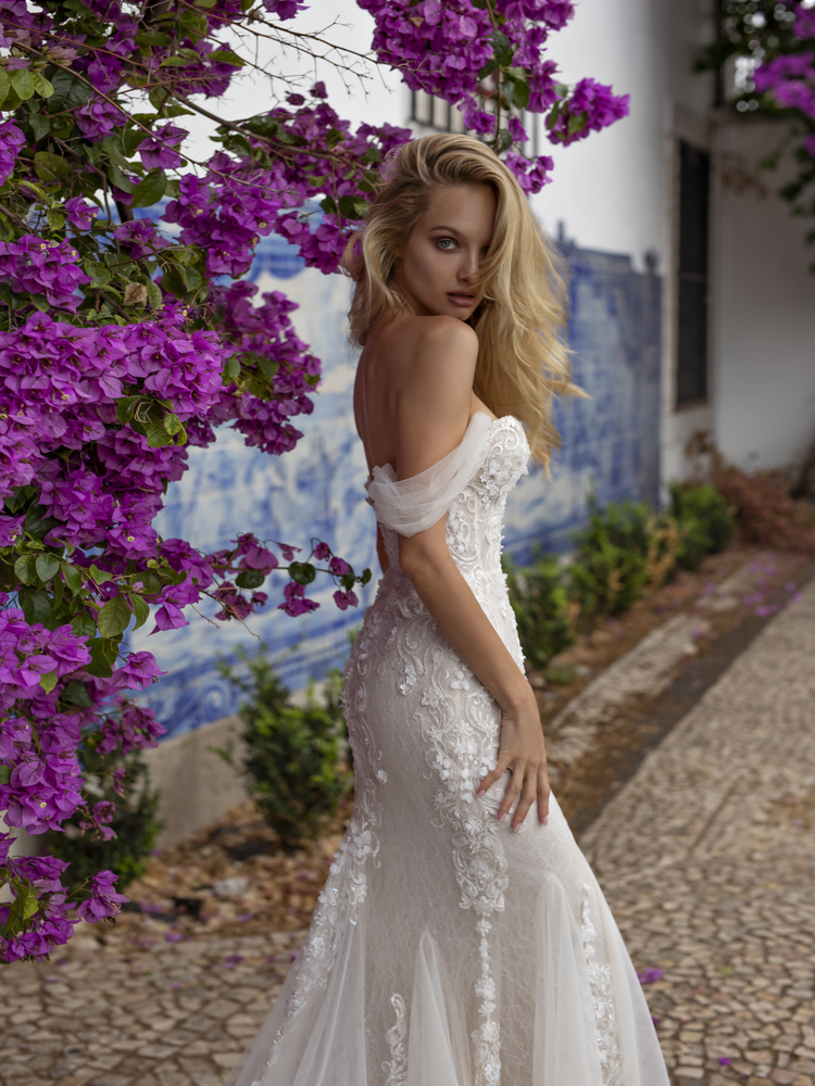 2020 Mermaid Wedding Dresses With Detachable Train Off Shoulder Backless Bridal Gowns Sweep Train Appliques Beach Wedding Dress