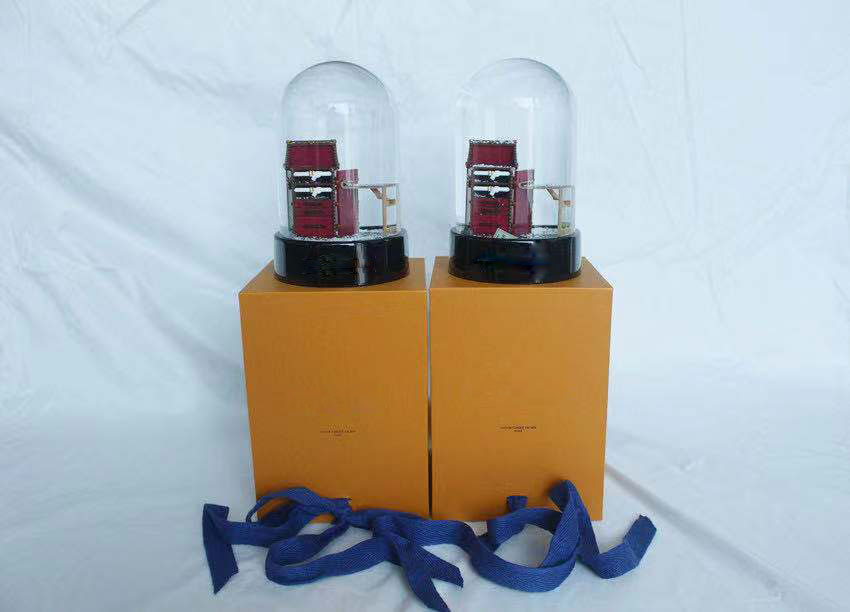 Snow Globe With Luxury Wardrobe Decoration Inside Crystal Ball Special Novelty Christmas Gift with Gift Box for VIP Customers