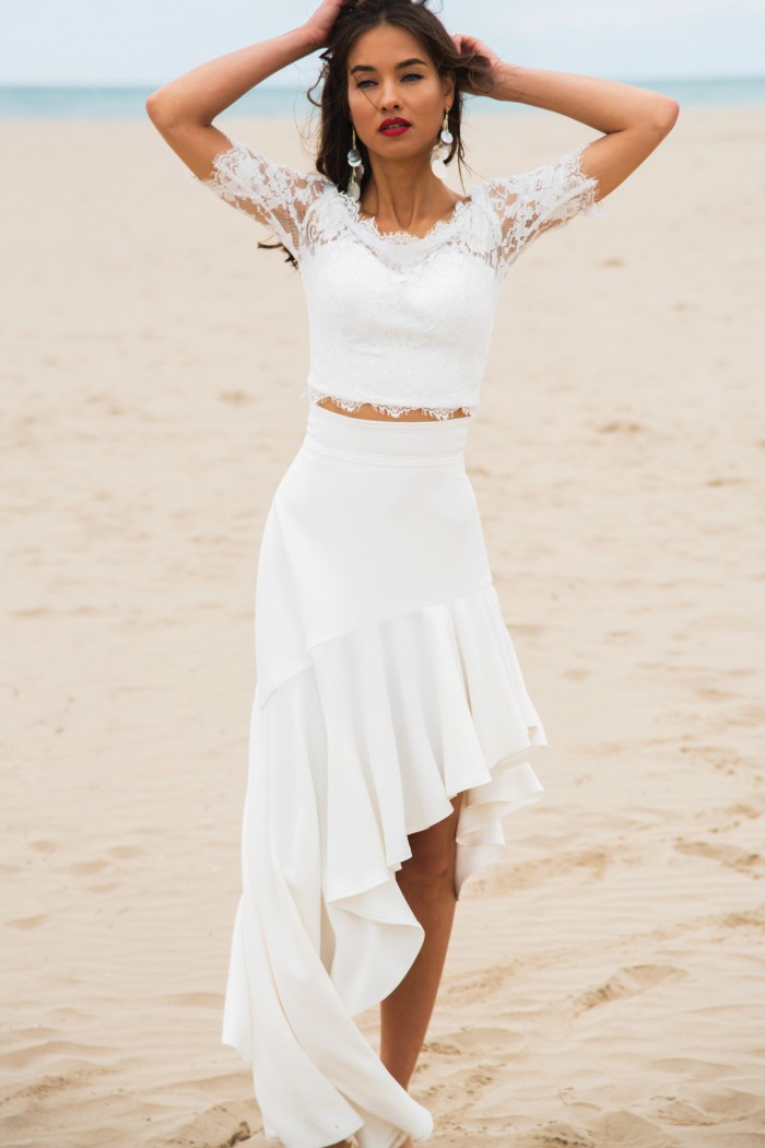 Chic Beach Wedding Dresses V Neck Two Pieces High Low Lace Appliqued Half Long Sleeve Bridal Gowns Cheap Beach Wedding Dress Boho Style