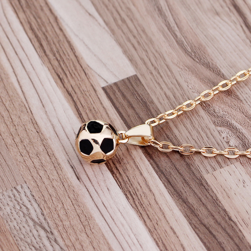 Wish Heat Sell World Cup Gold And Silver Two Color Football Necklace Sweater Chain European Cross Border New Pattern Accessories