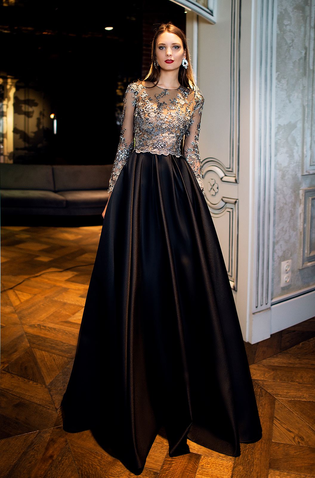 Black Elegant Evening Dresses Lace Applique Beads Long Sleeve Satin Floor Length Prom Gowns Plus Size Chapel Formal Party Dress