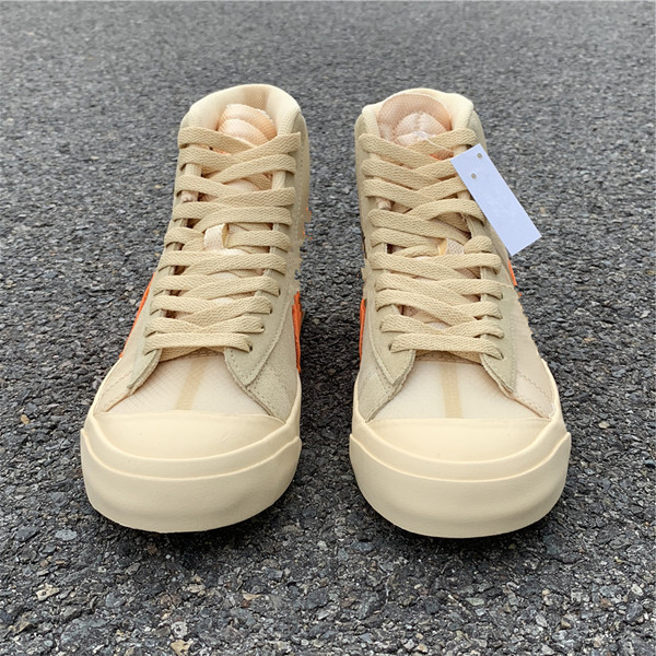 4 COLORS wholesale mid Queen yellow black white men running shoe sports women sneakers low outdoor trainers women with box size 36-46
4 COLORS wholesale mid Queen yellow black white men running shoe sports women sneakers low outdoor trainers women with box size 36-46