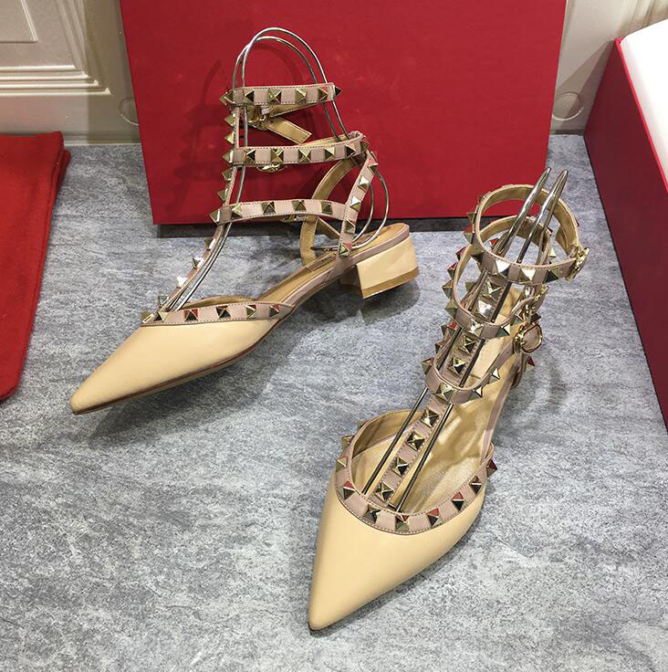 Women Sandals.Ladies Brand V Fashion High Heels Rivets Patent Matte Leather Sexy Pumps size 35-43
Women Sandals.Ladies Brand V Fashion High Heels Rivets Patent Matte Leather Sexy Pumps size 35-43