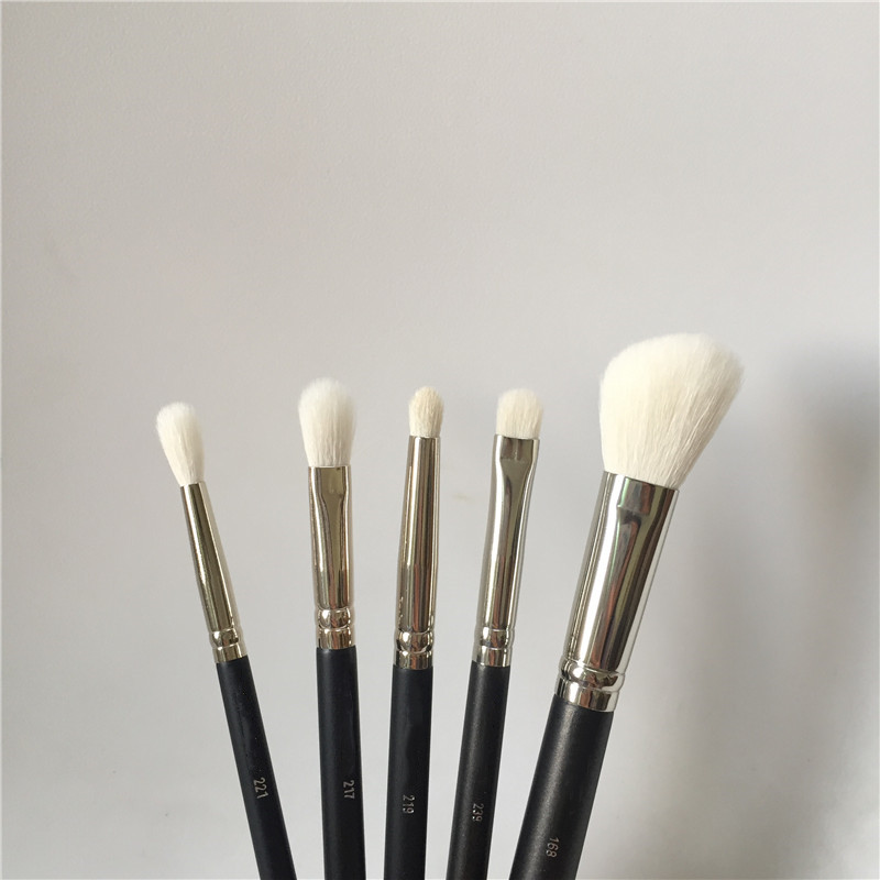 5-pcs Makeup Brush Set - 221/219/239/217/168 Soft Goat Hair EyeShadow Blush Contour Blending Beauty makeup brushes Set
5-pcs Makeup Brush Set - 221/219/239/217/168 Soft Goat Hair EyeShadow Blush Contour Blending Beauty makeup brushes Set