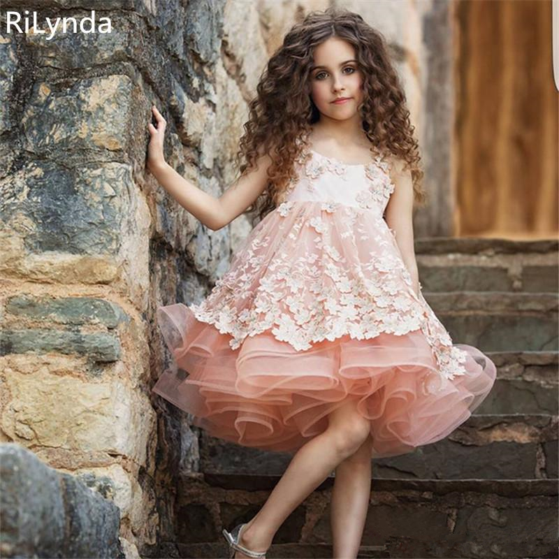 Lovely Pink Short Flower Girls Dresses Lace Appliques Spaghetti Ruffles Princess Toddlers Pageant Party Dress Communion Gowns Ball Gown