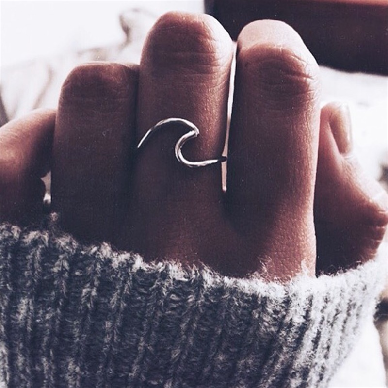 Wave Alloy Silver Ring Wedding Ring for Women Jewelry Accessories Engagement Ring Women Dress Party Rings Women's Rings
Wave Alloy Silver Ring Wedding Ring for Women Jewelry Accessories Engagement Ring Women Dress Party Rings Women's Rings