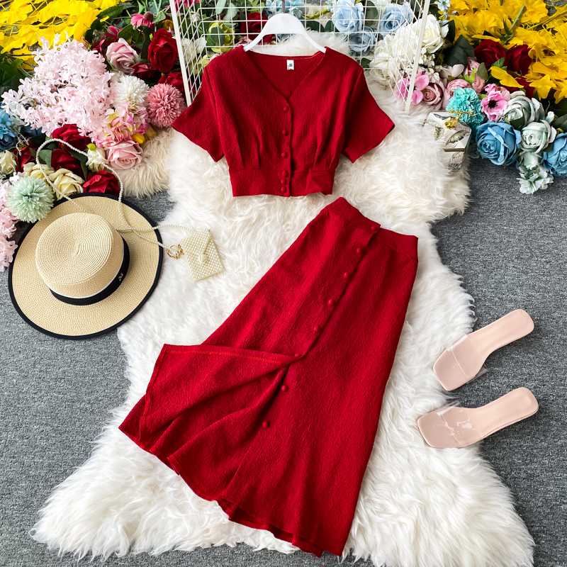 Summer Women 2pcs Set Vintage Red/Black/Beige/Green Single Breasted Tops + High Waist Skirt For Female Two Piece Set New Fashion
Summer Women 2pcs Set Vintage Red/Black/Beige/Green Single Breasted Tops + High Waist Skirt For Female Two Piece Set New Fashion