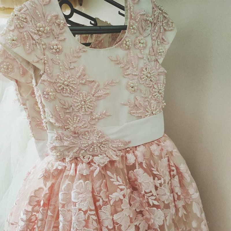 New Hot Pink Flower Girls Jewel Short Sleeves Lace Appliques Pearls Sash Floor Length For Children Kids Birthday Party Dresses