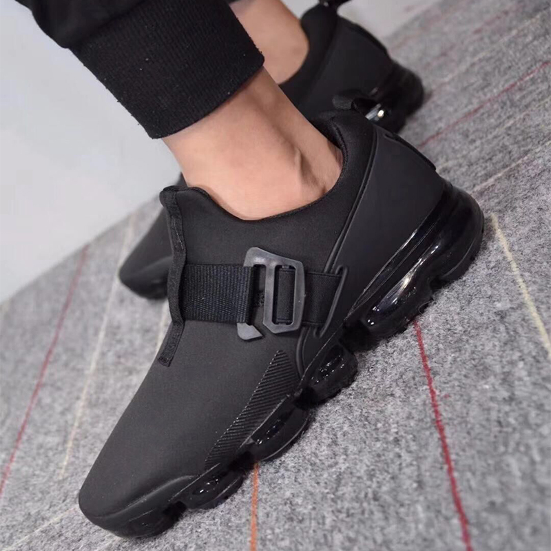 New 2020 Mens Shoe Sneakers triple black white Breathable flair Cusion Desingers Casual Running Shoes US7-12 EUR40-46
New 2020 Mens Shoe Sneakers triple black white Breathable flair Cusion Desingers Casual Running Shoes US7-12 EUR40-46