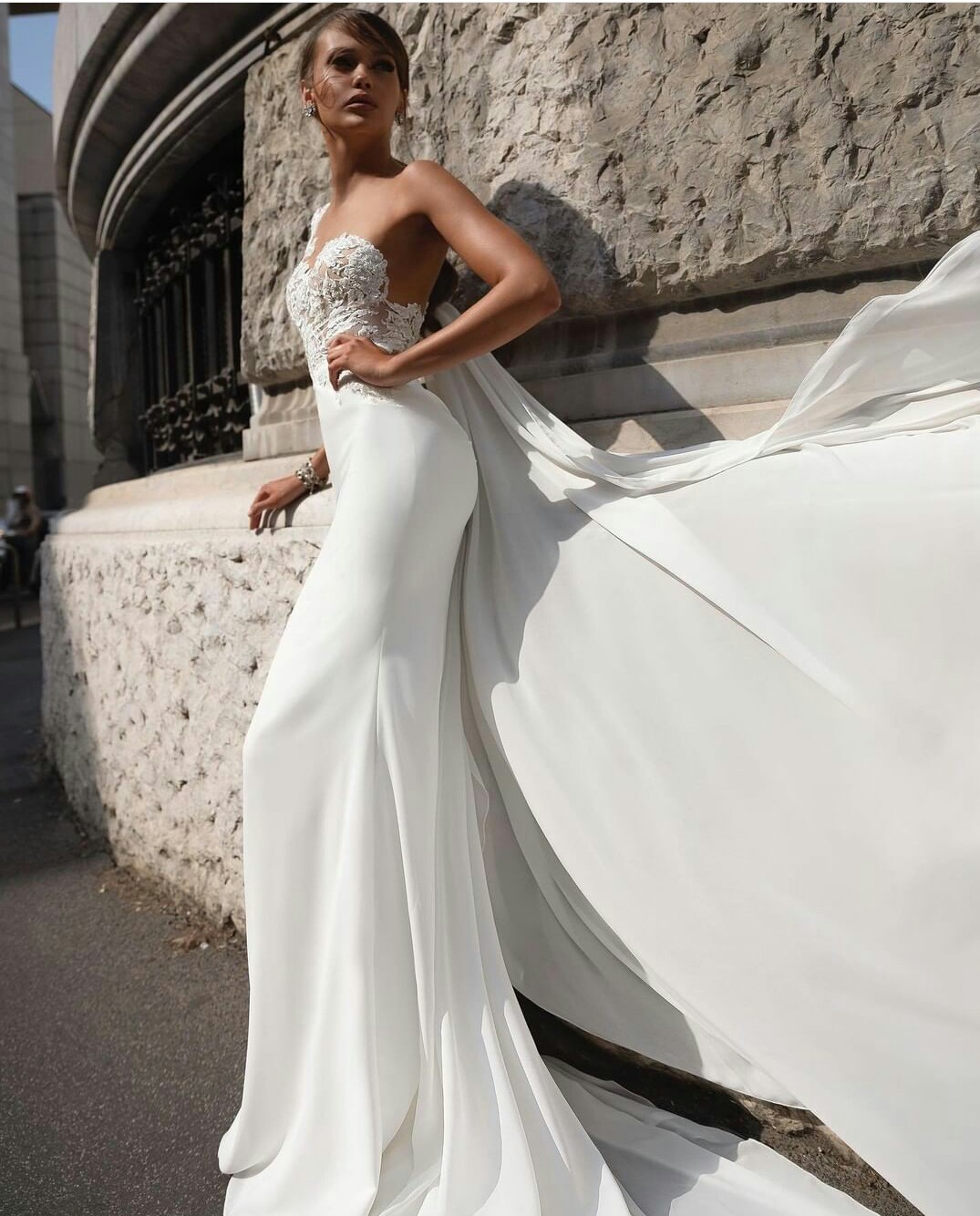 Julie Vino Wedding Dresses 2020 Lace Appliqued Elastic Satin Illusion Bodice Mermaid Wedding Dress Sweep Train New Abiti Da Sposa