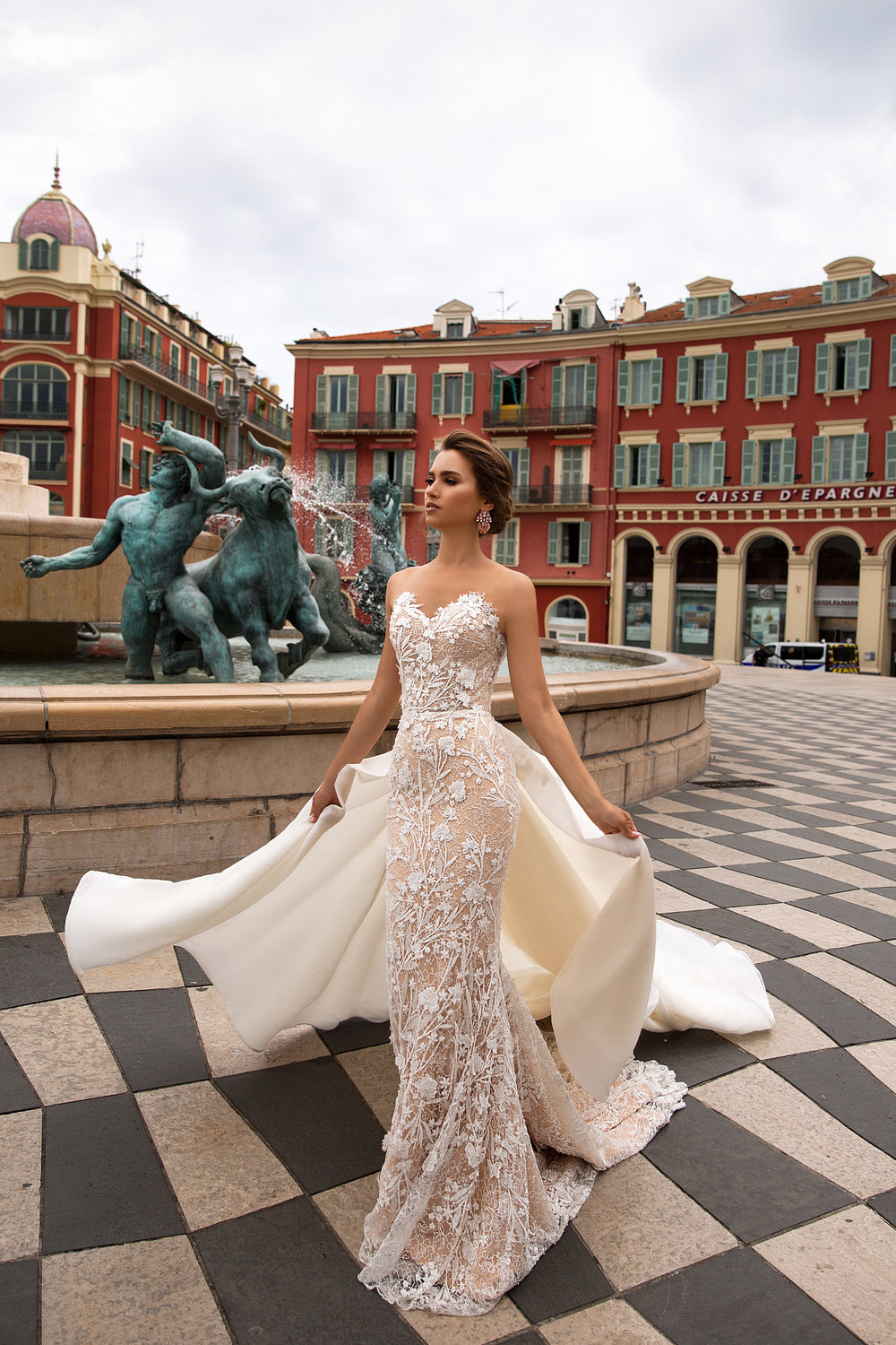 Champagne Wedding Dresses with Detachable Train Sweetheart Lace Appliqued Luxury Mermaid Wedding Dress Sweep Train Beach Boho Bridal Gowns