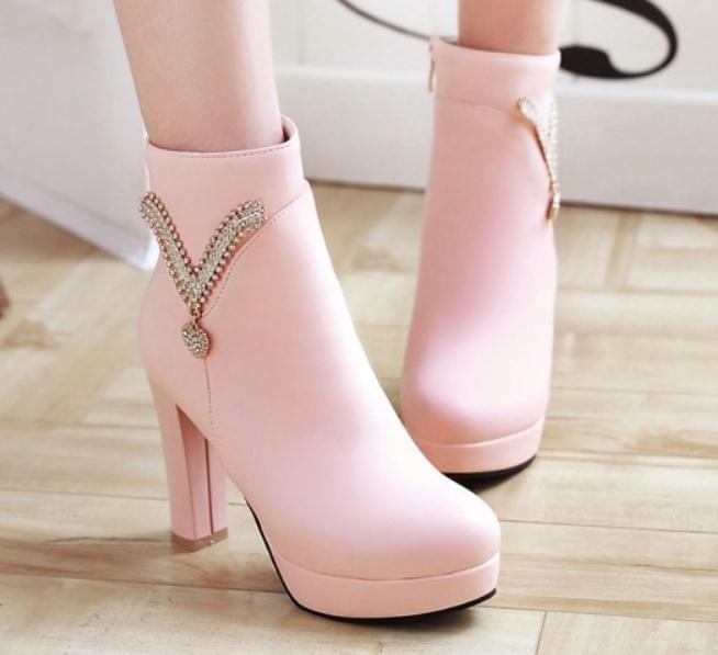 2019 Women's boots in winter with New style High heel Coarse heel round head waterproof table @2089, Black
2019 Women's boots in winter with New style High heel Coarse heel round head waterproof table @2089, Black